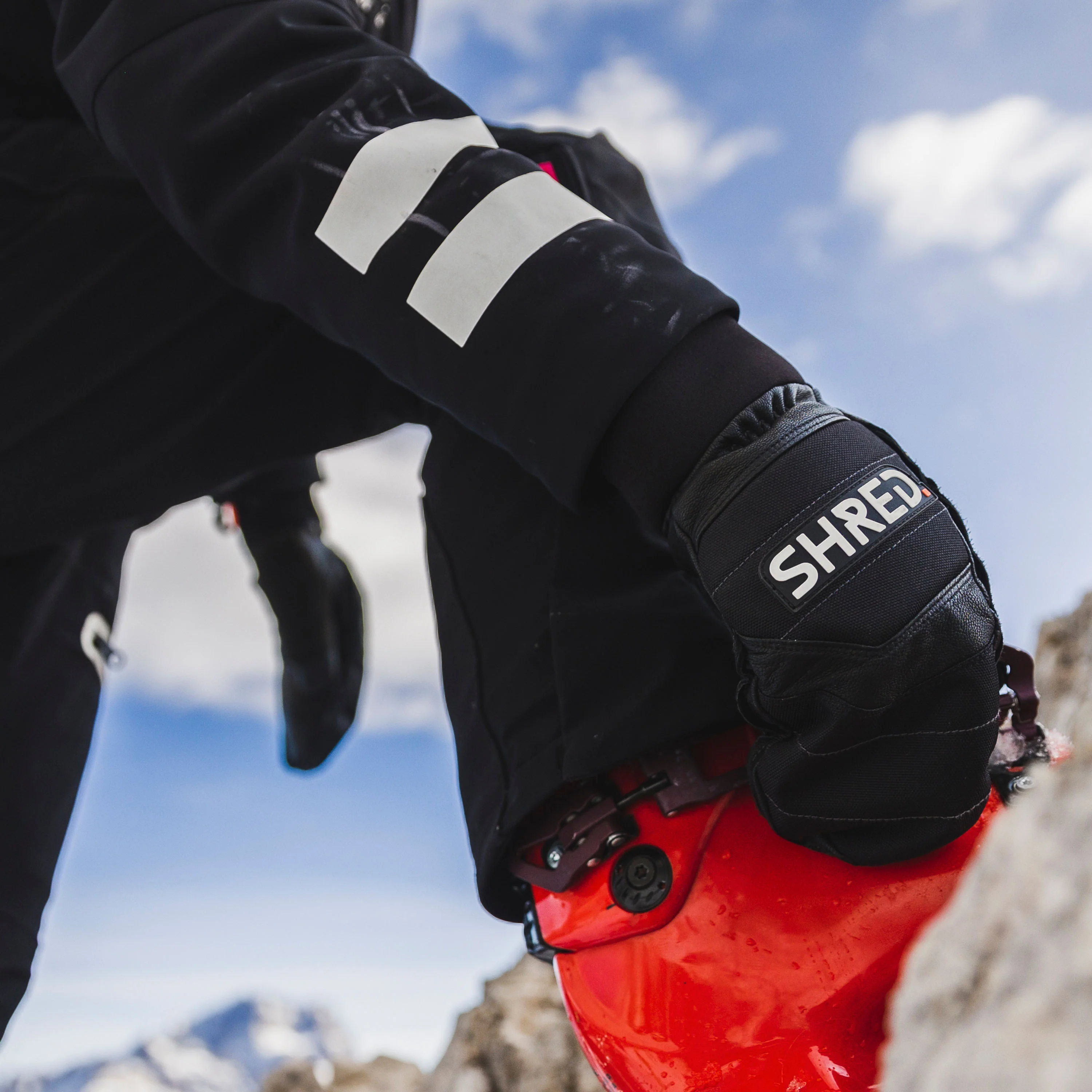 ALL MTN PROTECTIVE MITTENS FREE - Image 4